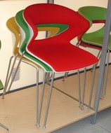 Kicca tuoli, kokonaan pehmustettu B